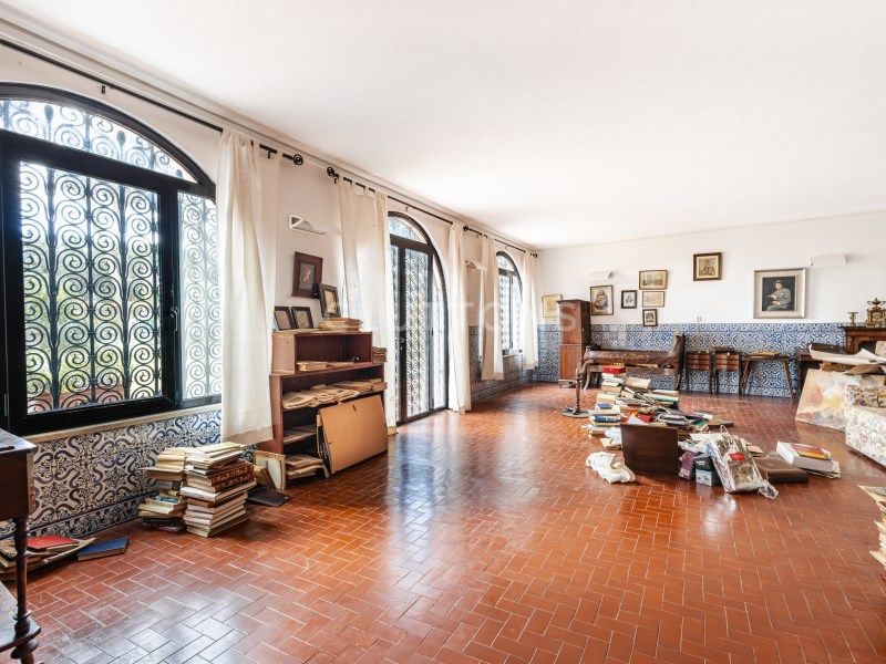house 12 Rooms for sale on Almada (2825)