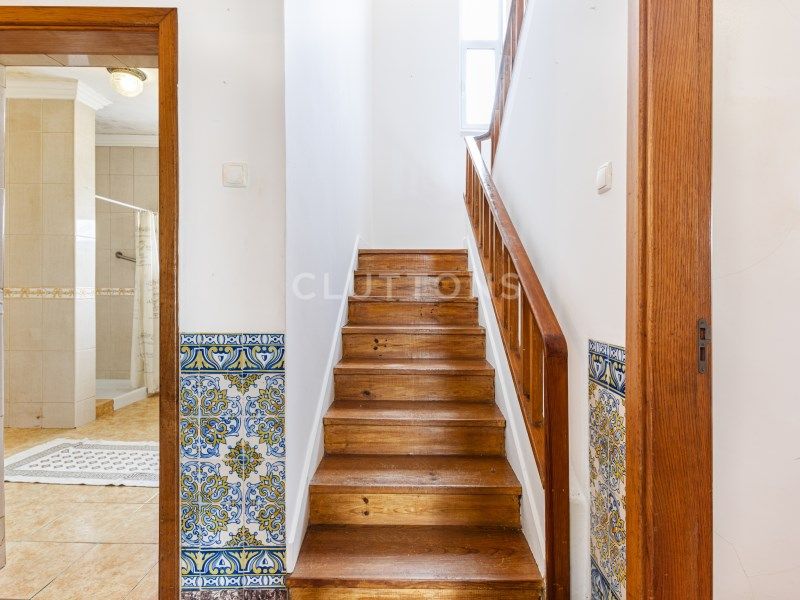 house 12 Rooms for sale on Almada (2825)