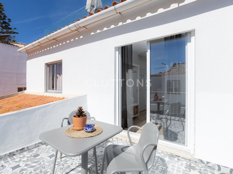 maison 15 Pièces en vente sur Lagos (8600)