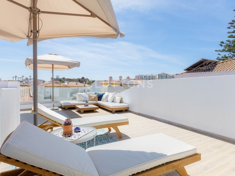 maison 15 Pièces en vente sur Lagos (8600)