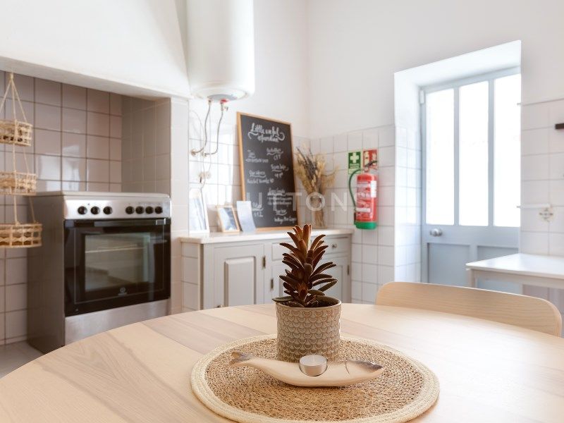 maison 15 Pièces en vente sur Lagos (8600)