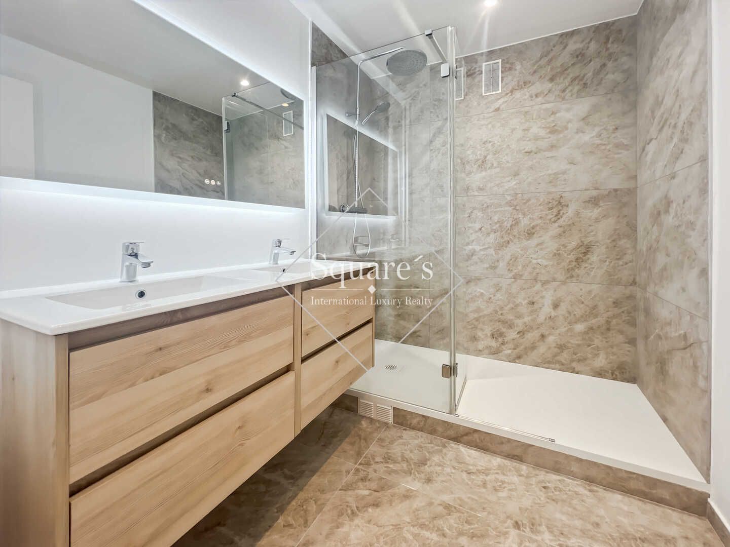 apartment 4 Rooms for sale on Paris 11ème (75011)