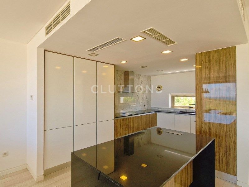 house 9 Rooms for sale on Lourinhã (2530)