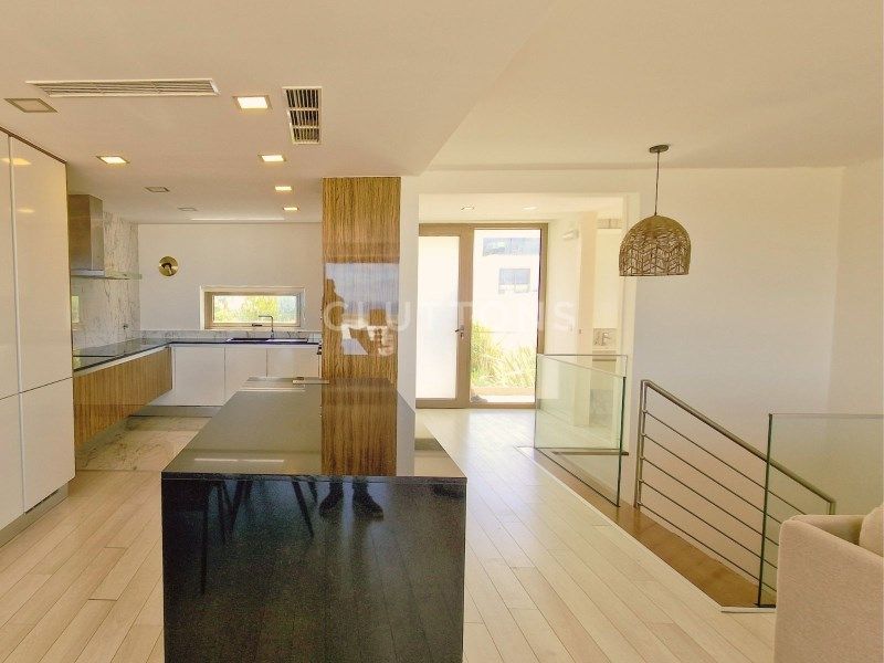 house 9 Rooms for sale on Lourinhã (2530)