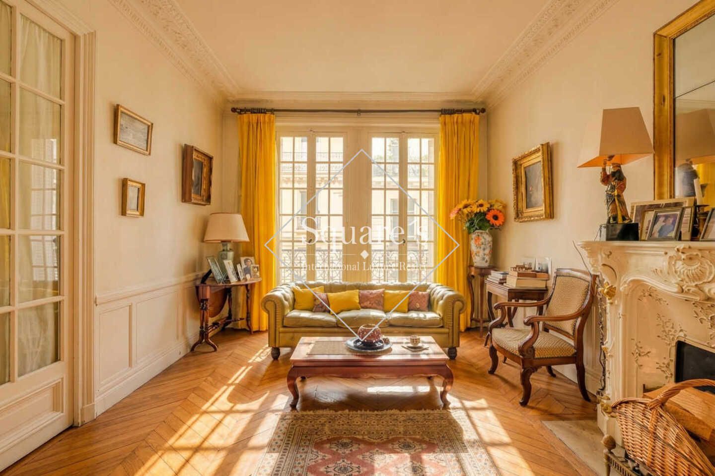 apartment 5 Rooms for sale on Paris 17ème (75017)