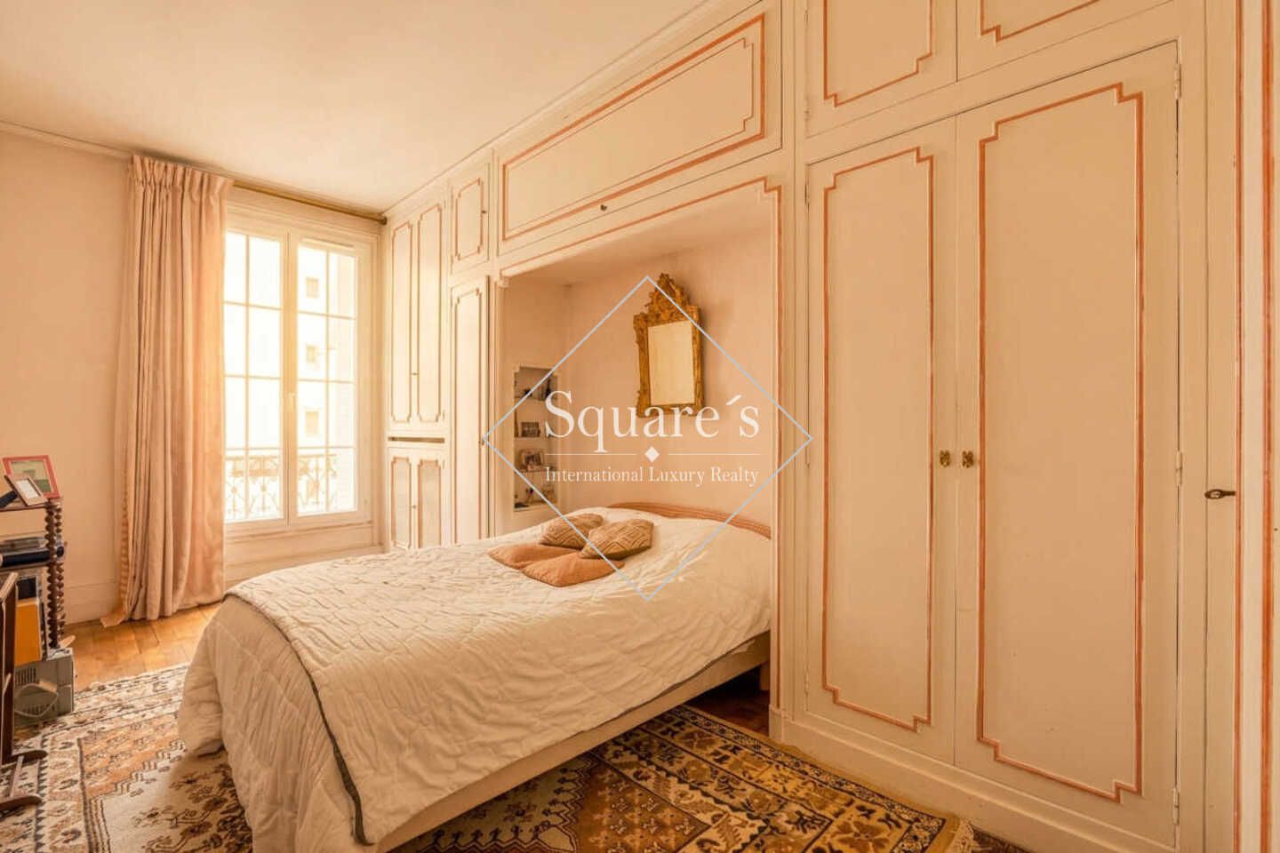 apartment 5 Rooms for sale on Paris 17ème (75017)
