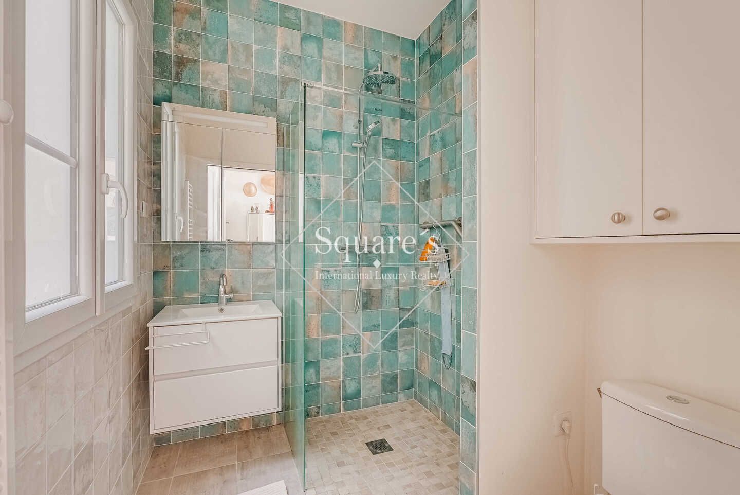 apartment 5 Rooms for sale on Paris 17ème (75017)
