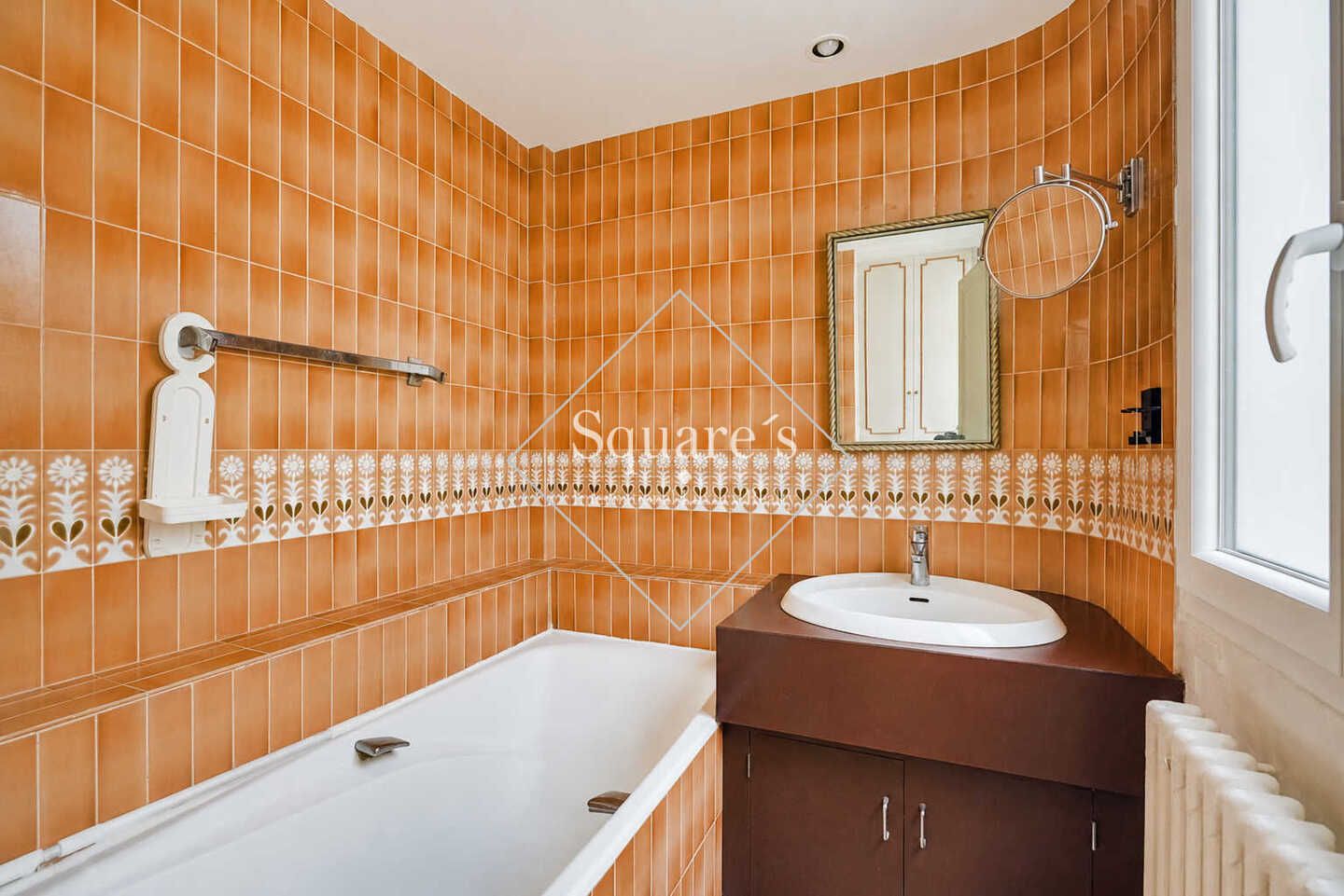 apartment 5 Rooms for sale on Paris 17ème (75017)