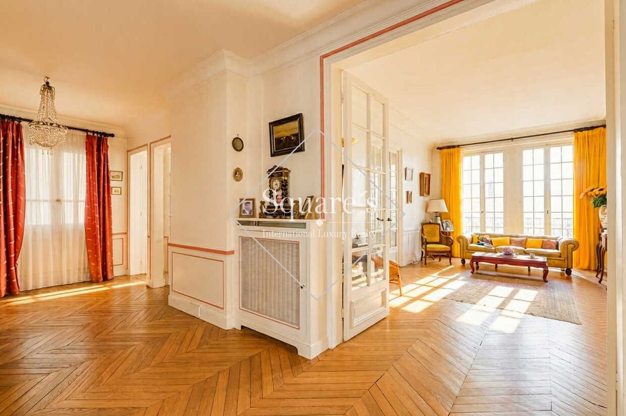 apartment 5 Rooms for sale on Paris 17ème (75017)