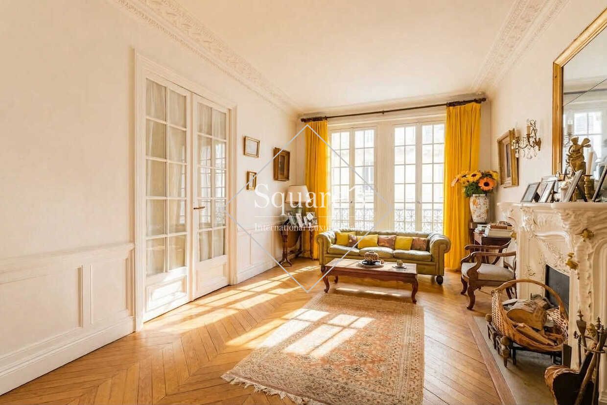 apartment 5 Rooms for sale on Paris 17ème (75017)