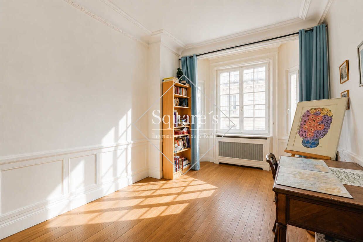apartment 5 Rooms for sale on Paris 17ème (75017)
