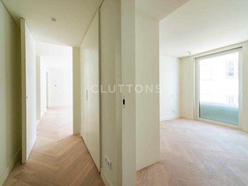 apartment 5 Rooms for sale on Lisboa (1300)