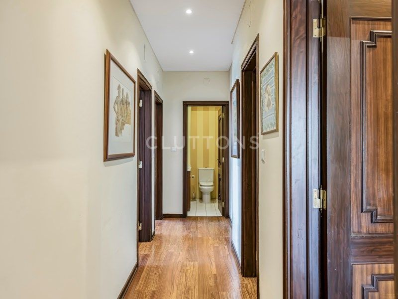 apartment 8 Rooms for sale on Lisboa (1400)