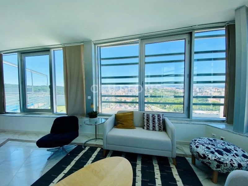 apartment 3 Rooms for sale on Lisboa (1070)