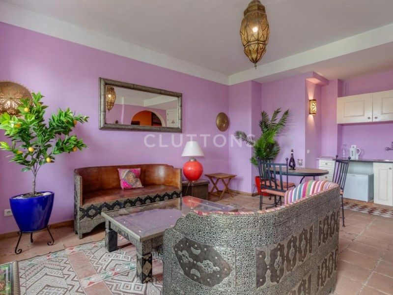 miscellaneous 18 Rooms for sale on Lagos (8600)