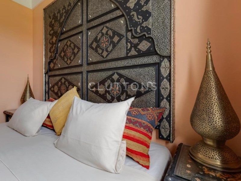miscellaneous 18 Rooms for sale on Lagos (8600)