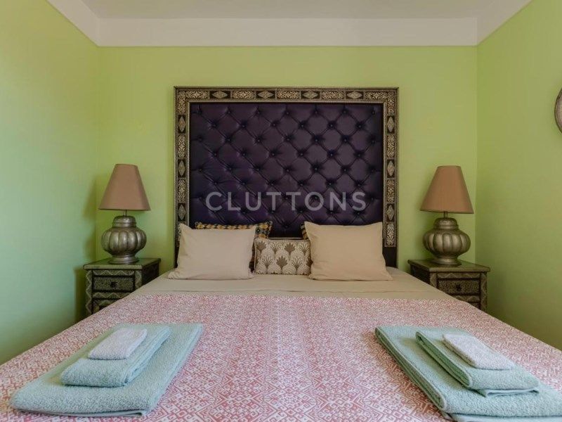 miscellaneous 18 Rooms for sale on Lagos (8600)