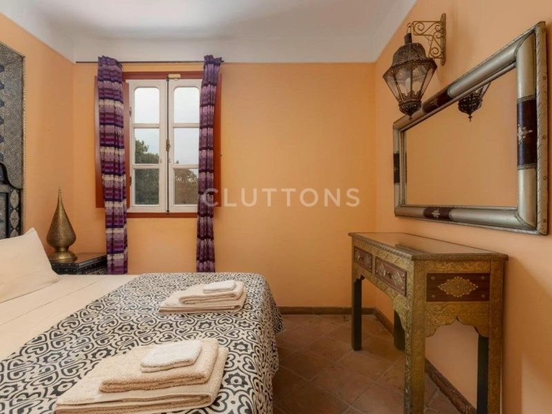 miscellaneous 18 Rooms for sale on Lagos (8600)