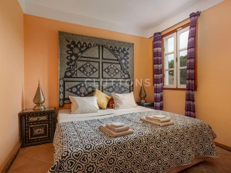 miscellaneous 18 Rooms for sale on Lagos (8600)