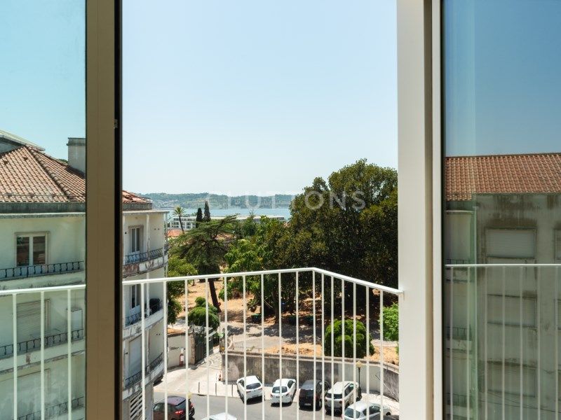apartment 7 Rooms for sale on Lisboa (1300)