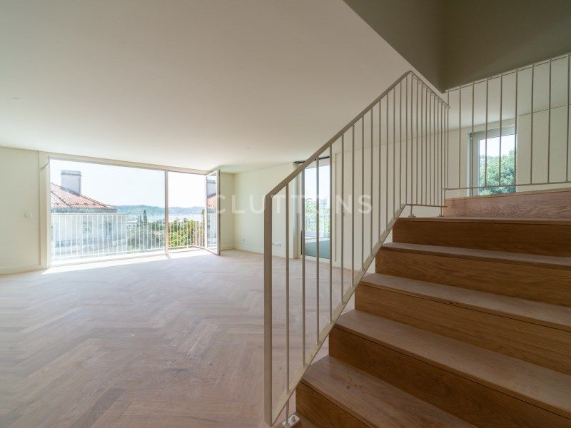 apartment 7 Rooms for sale on Lisboa (1300)