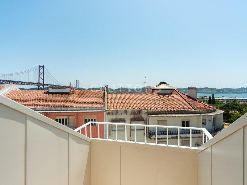 apartment 7 Rooms for sale on Lisboa (1300)