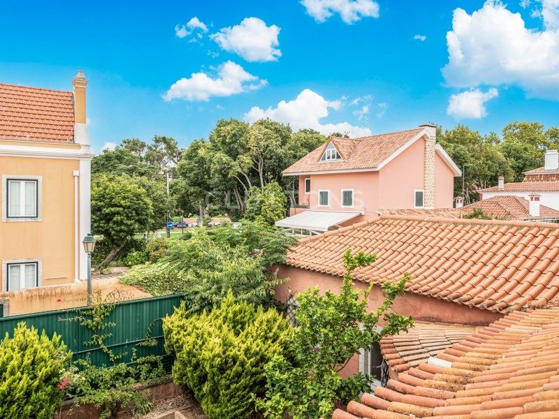 house 11 Rooms for sale on Cascais (2750)