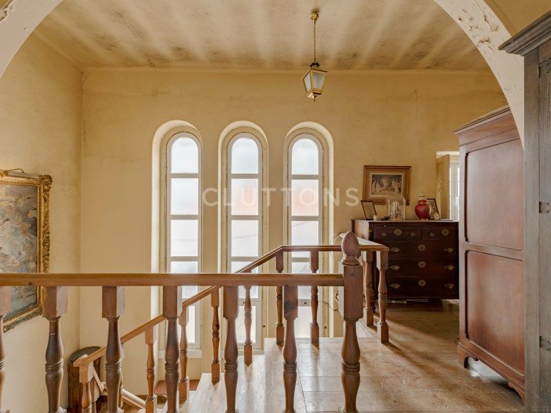 house 11 Rooms for sale on Cascais (2750)