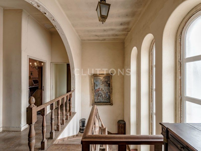 house 11 Rooms for sale on Cascais (2750)