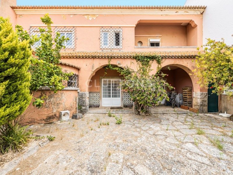 house 11 Rooms for sale on Cascais (2750)