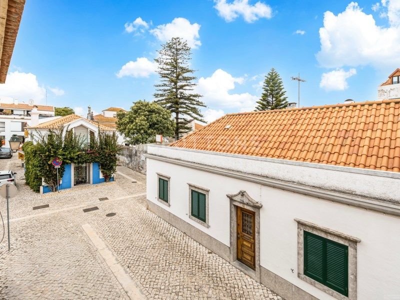 house 11 Rooms for sale on Cascais (2750)