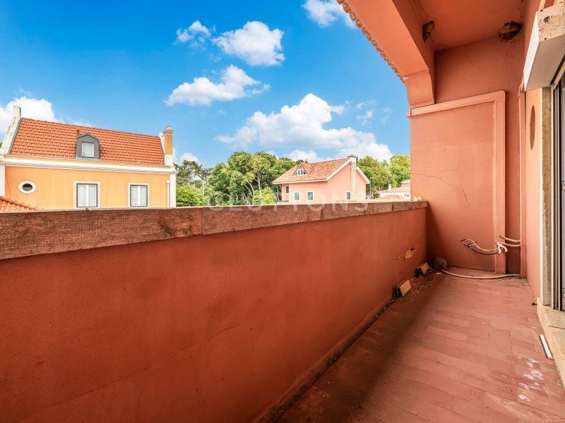 house 11 Rooms for sale on Cascais (2750)