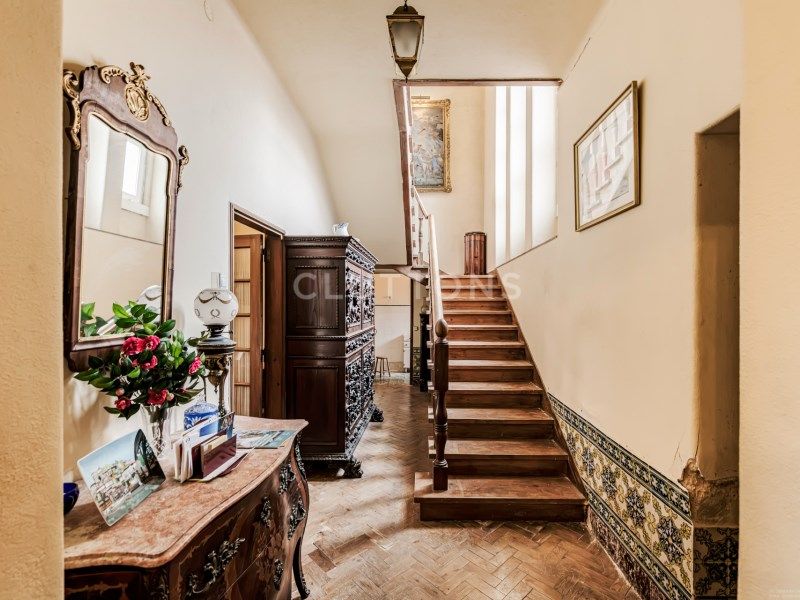 house 11 Rooms for sale on Cascais (2750)