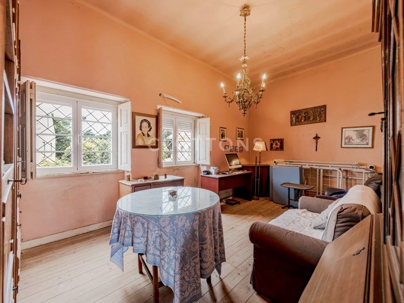 house 11 Rooms for sale on Cascais (2750)