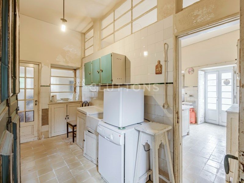 house 11 Rooms for sale on Cascais (2750)