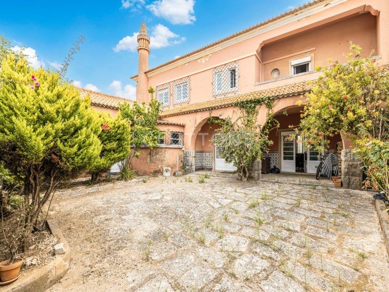 house 11 Rooms for sale on Cascais (2750)