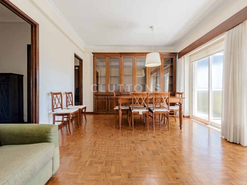 apartment 6 Rooms for sale on Lisboa (1400)