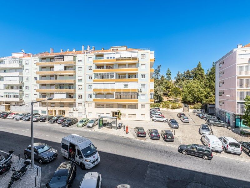 apartment 6 Rooms for sale on Lisboa (1400)