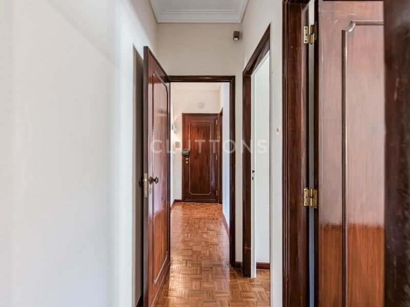 apartment 6 Rooms for sale on Lisboa (1400)
