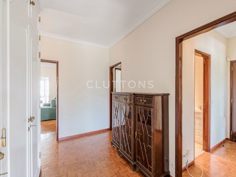 apartment 6 Rooms for sale on Lisboa (1400)
