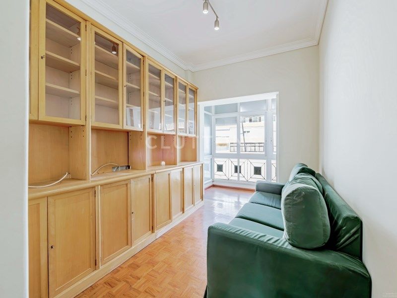 apartment 6 Rooms for sale on Lisboa (1400)