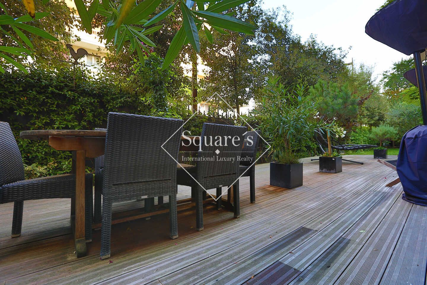 apartment 5 Rooms for sale on Neuilly-sur-Seine (92200)