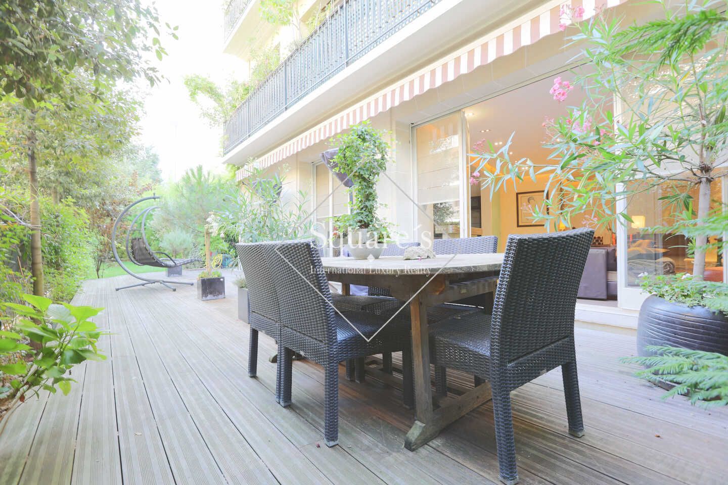 apartment 5 Rooms for sale on Neuilly-sur-Seine (92200)