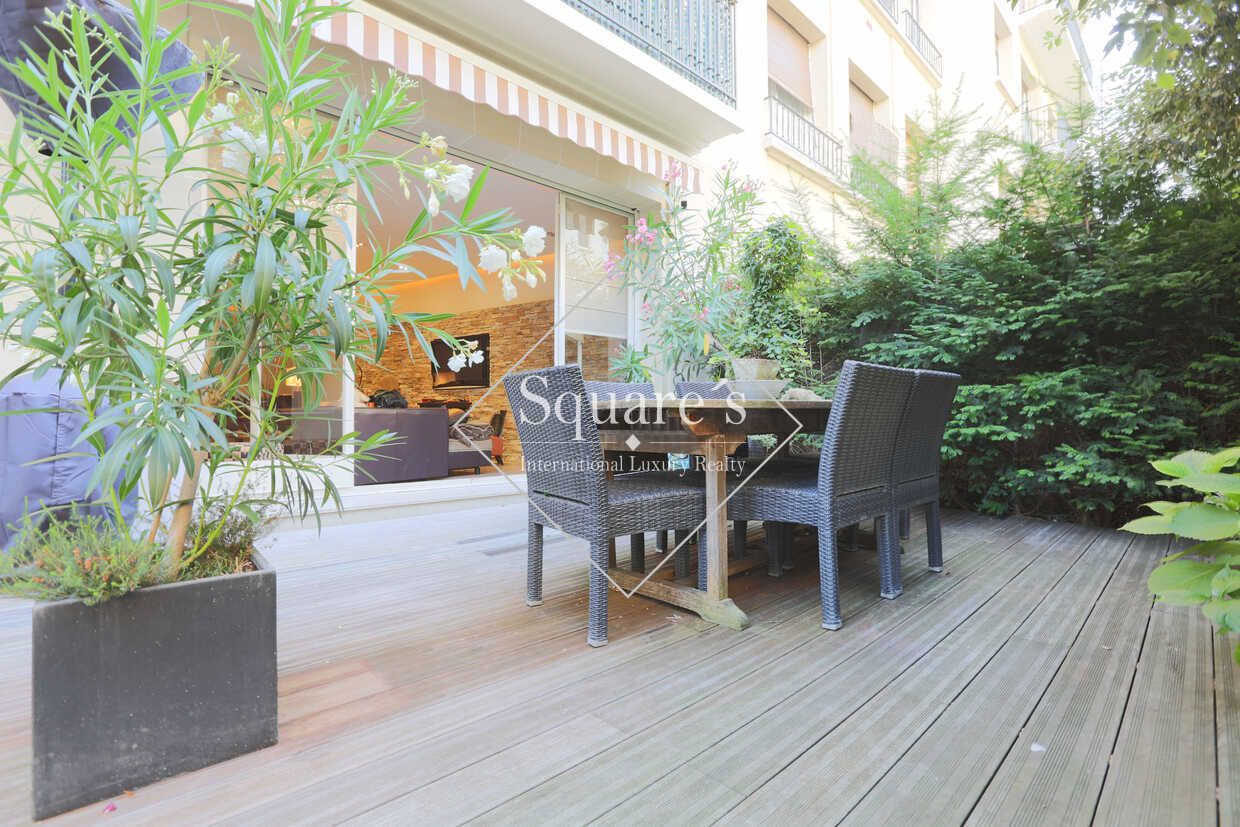 apartment 5 Rooms for sale on Neuilly-sur-Seine (92200)