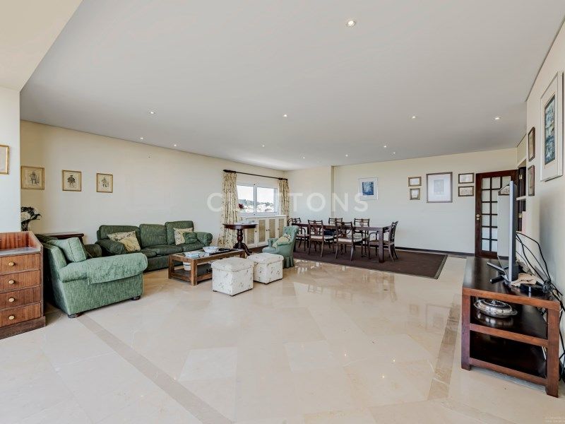 apartment 8 Rooms for sale on Lisboa (1400)
