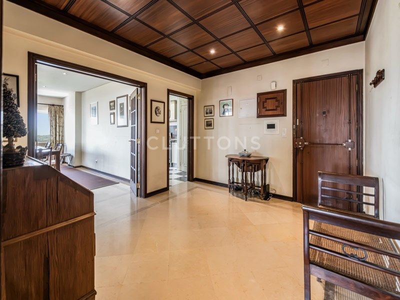 apartment 8 Rooms for sale on Lisboa (1400)