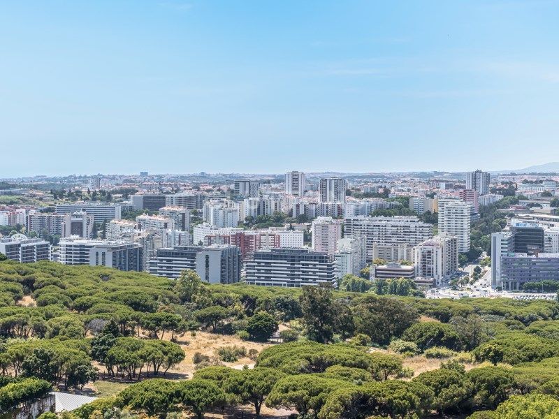 apartment 8 Rooms for sale on Lisboa (1400)