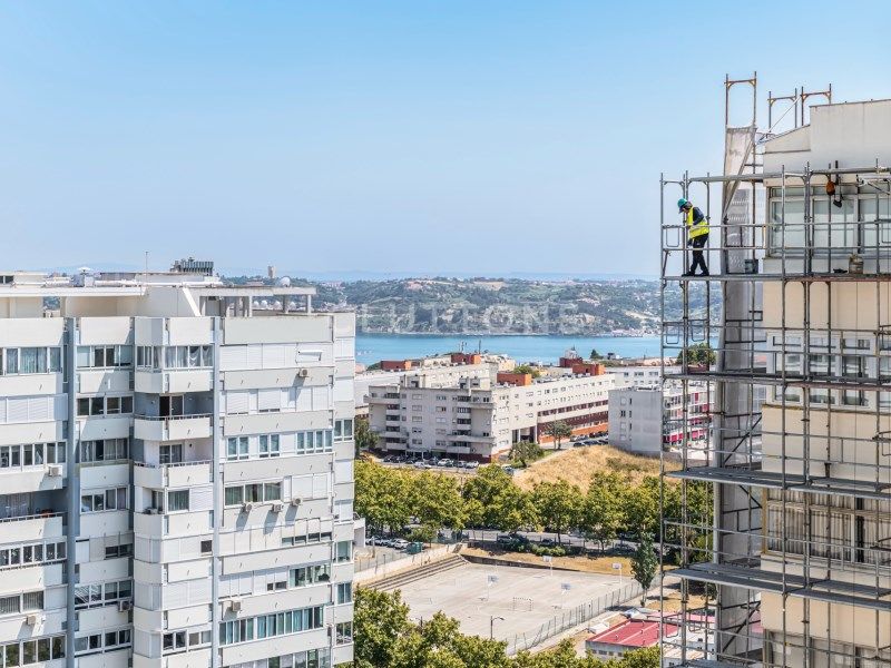 apartment 8 Rooms for sale on Lisboa (1400)