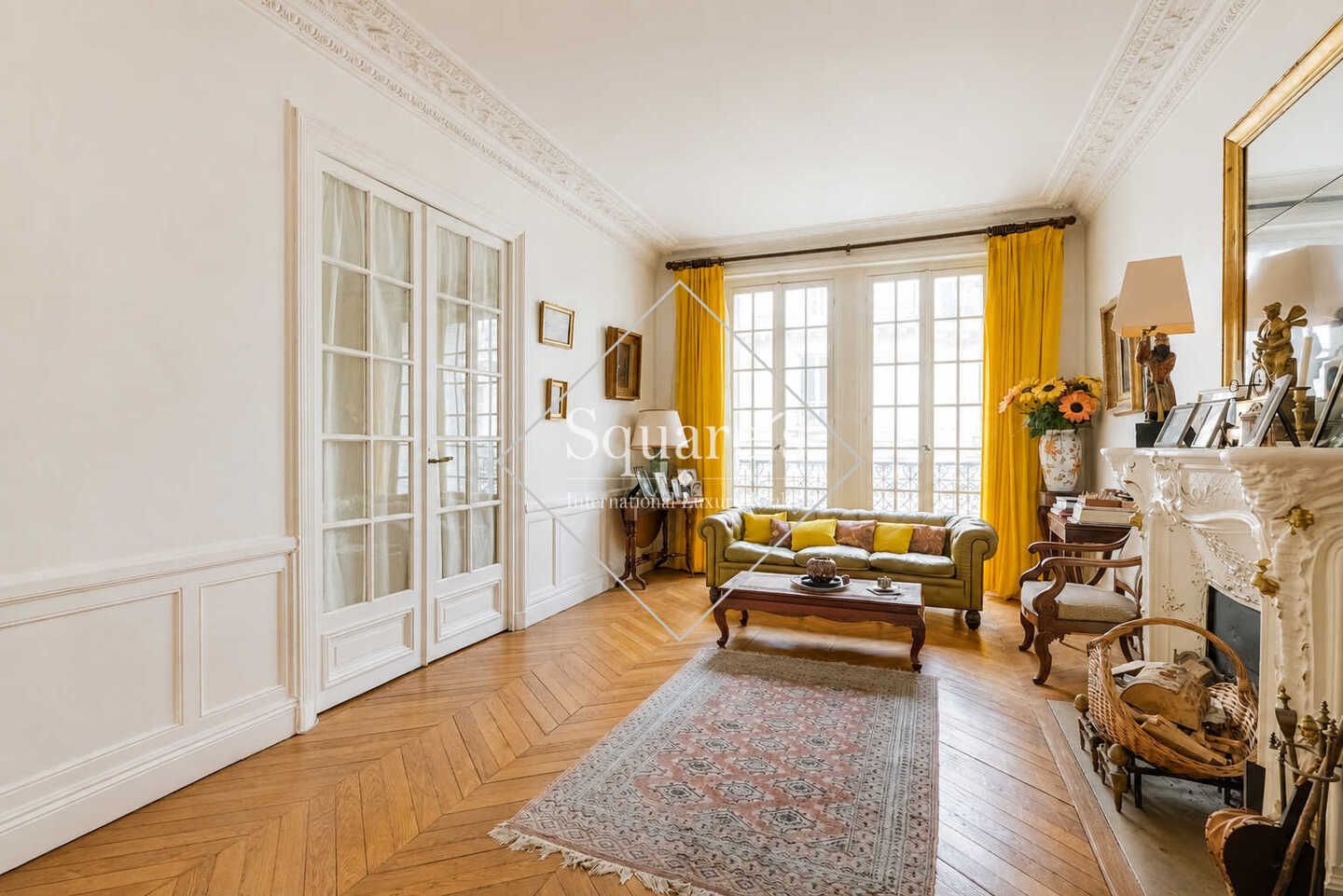 apartment 5 Rooms for sale on Paris 17ème (75017)