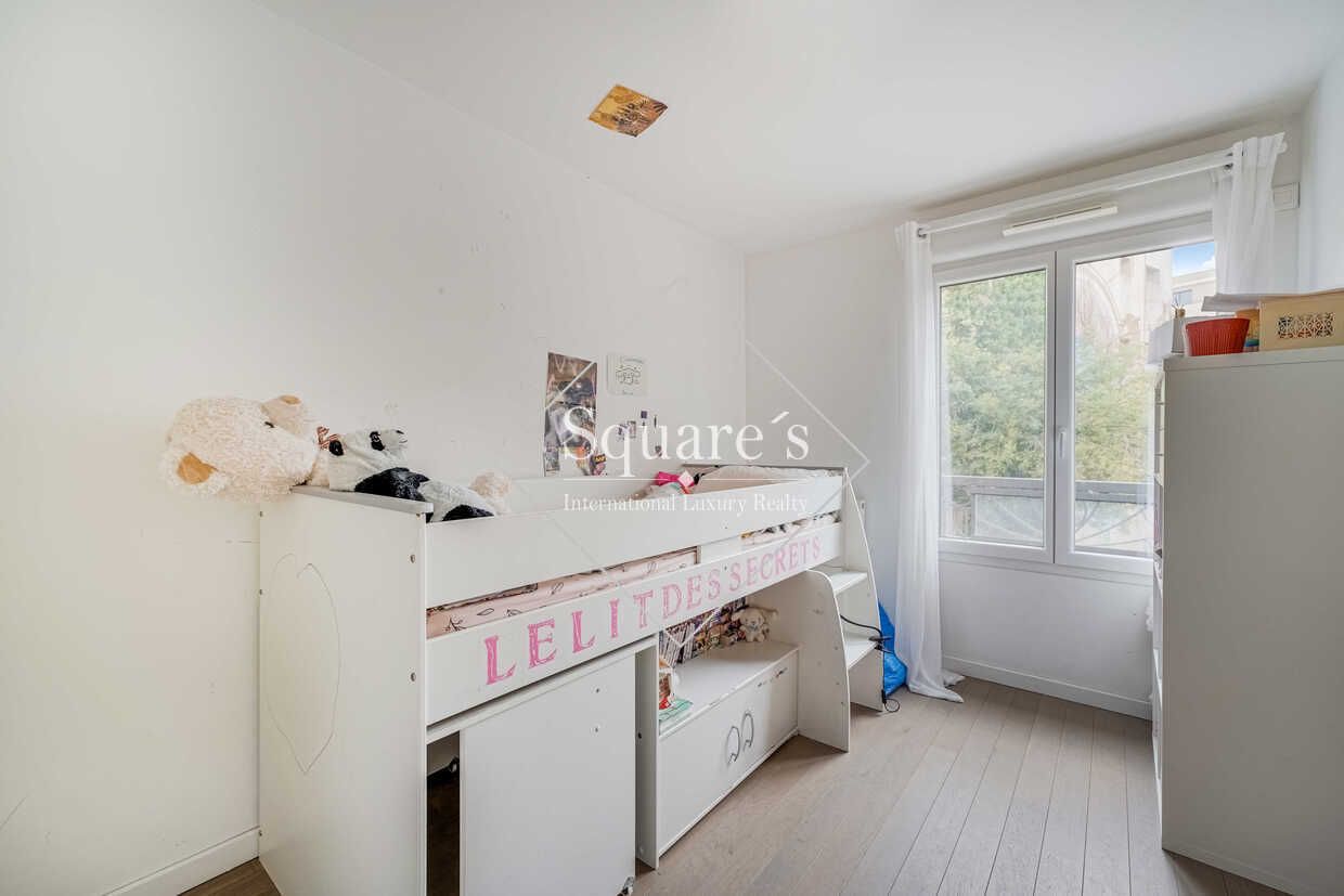 apartment 4 Rooms for sale on Suresnes (92150)